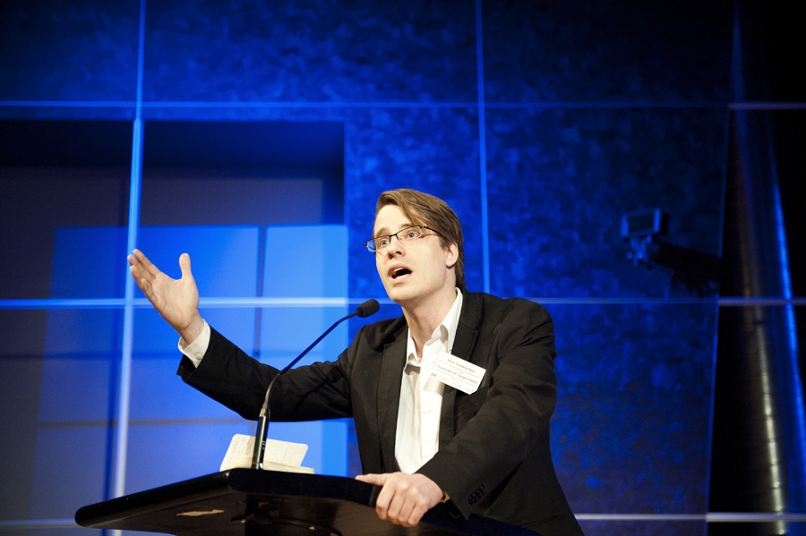 Simon Tremblay Pepin, chercheur à l'IRIS, en débat au HEC - 2012 | Montréal - Canada